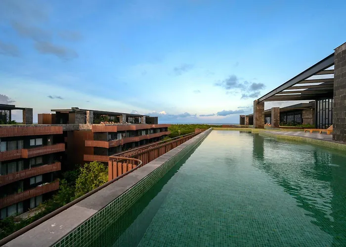 Luxury At Amira District Rooftop Infinity