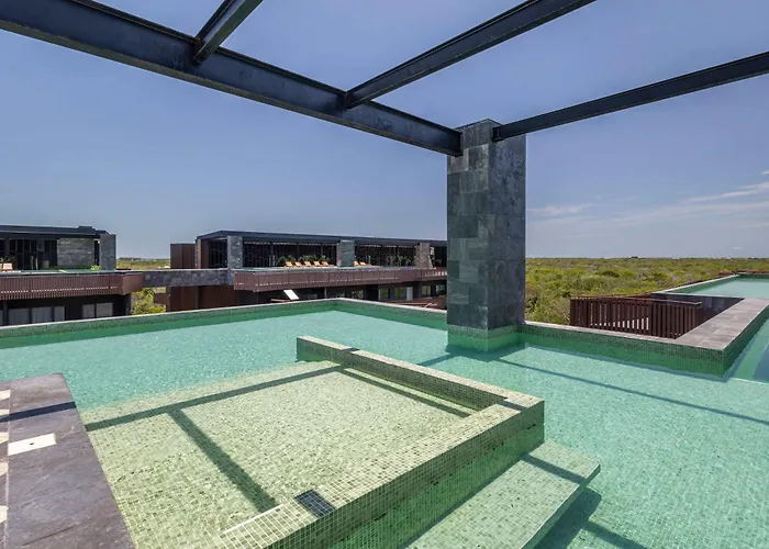 Luxury At Amira District Rooftop Infinity